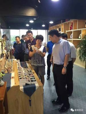 陳偉明:推動(dòng)生態(tài)、文化、旅游產(chǎn)業(yè)深度融合 建設(shè)產(chǎn)業(yè)興、農(nóng)民富、村莊美的新農(nóng)村