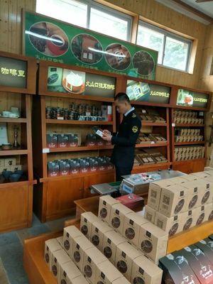 秀英區(qū)食藥監(jiān)局嚴(yán)防嚴(yán)管嚴(yán)控保障港口滯留旅客飲食安全