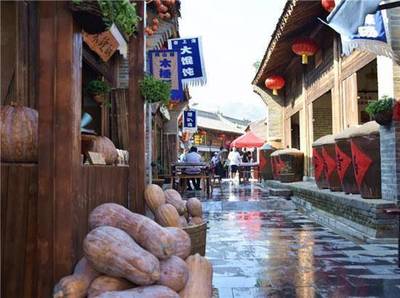 模仿袁家村的項(xiàng)目都死了,而為什么它能開業(yè)一年有350萬游客!