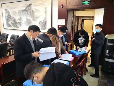 興山縣旅游安全委員會(huì)對朝天吼漂流景區(qū)開漂安全進(jìn)行聯(lián)合檢查